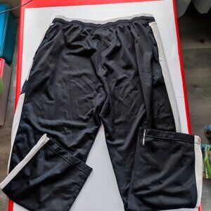Under Armour athletic track pants black men's size XXL loose